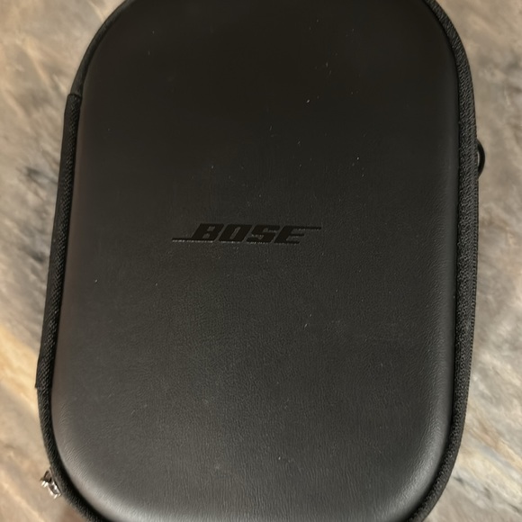 Bose quiet comfort headphones- black - Picture 2 of 4